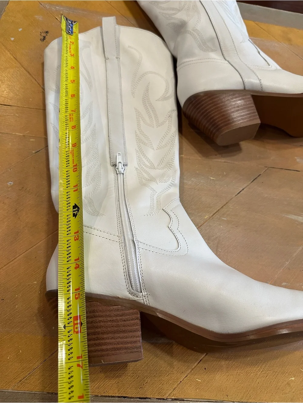 🤍🤠 The cutest white leather cowboy boots from Coconuts by Matisse